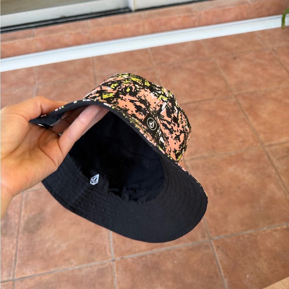 Volcom Black and Patterned Reversible Bucket Hat - Picture 4 of 4